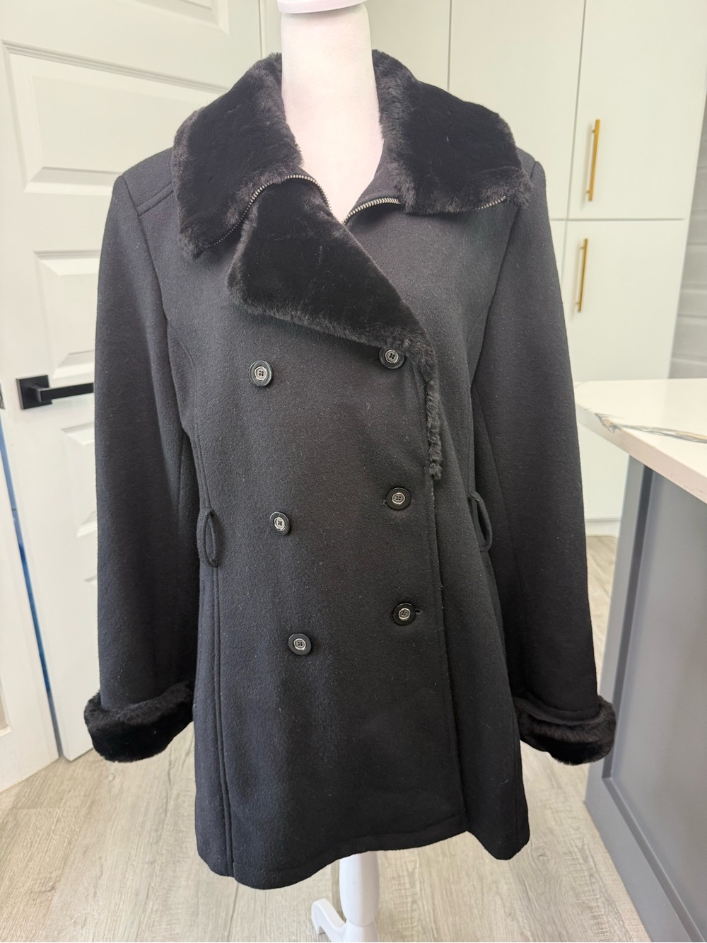 Vintage Donnybrook Black 100% Wool Double-Breasted Coat with Faux Fur Trim 12
